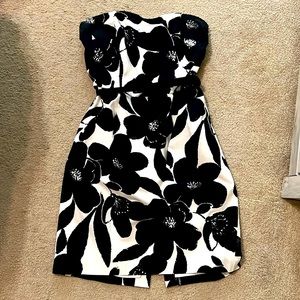 Whit House Black Market Dress